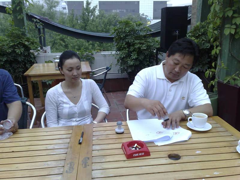 陈红代言乐比乐饮料签约现场.jpg